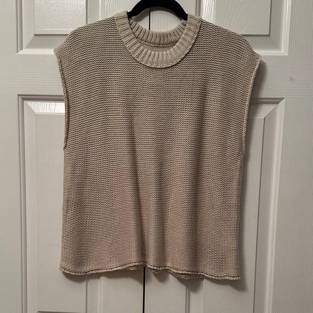 Sleeveless Knit Sweater in Beige